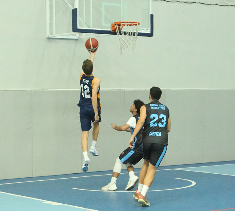 TBS Basketbol Takımımızı Tebrik Ederiz